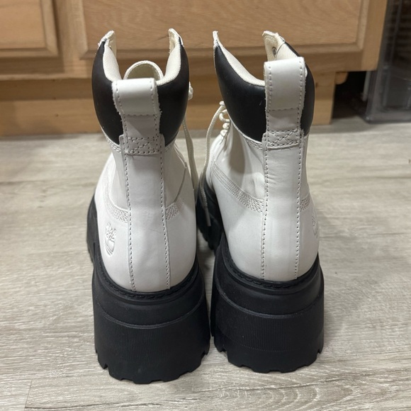 Timberland SKY 6 Inch Lace Up Platform Boots White Nubuck Size 7 Leather - Picture 2 of 6